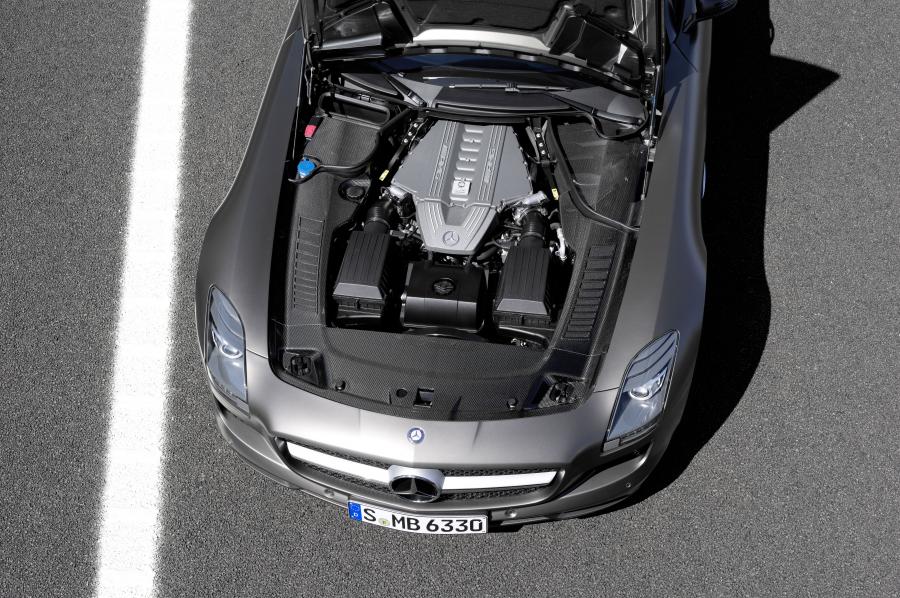  Mercedes-Benz SLS AMG Roadster 2011 года  (фото 42 из 183)